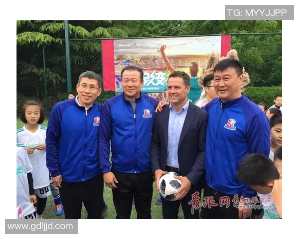 如何通过社交媒体和足球明星建立联系与互动的方法与技巧